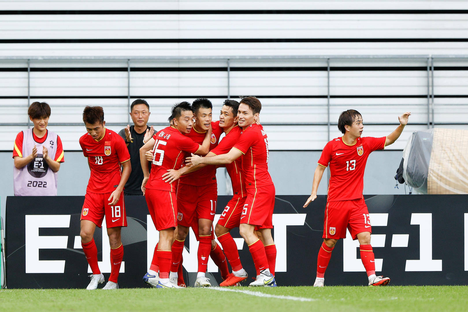 直击!世预赛国足战韩国 国足1-0领先-搜狐