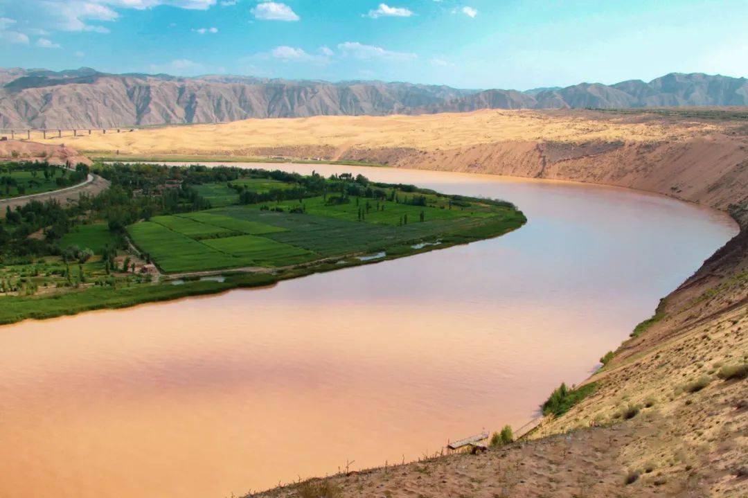 黄河文明从这里发源,西夏王朝从这里开始,一条黄河,一座贺兰山,三片