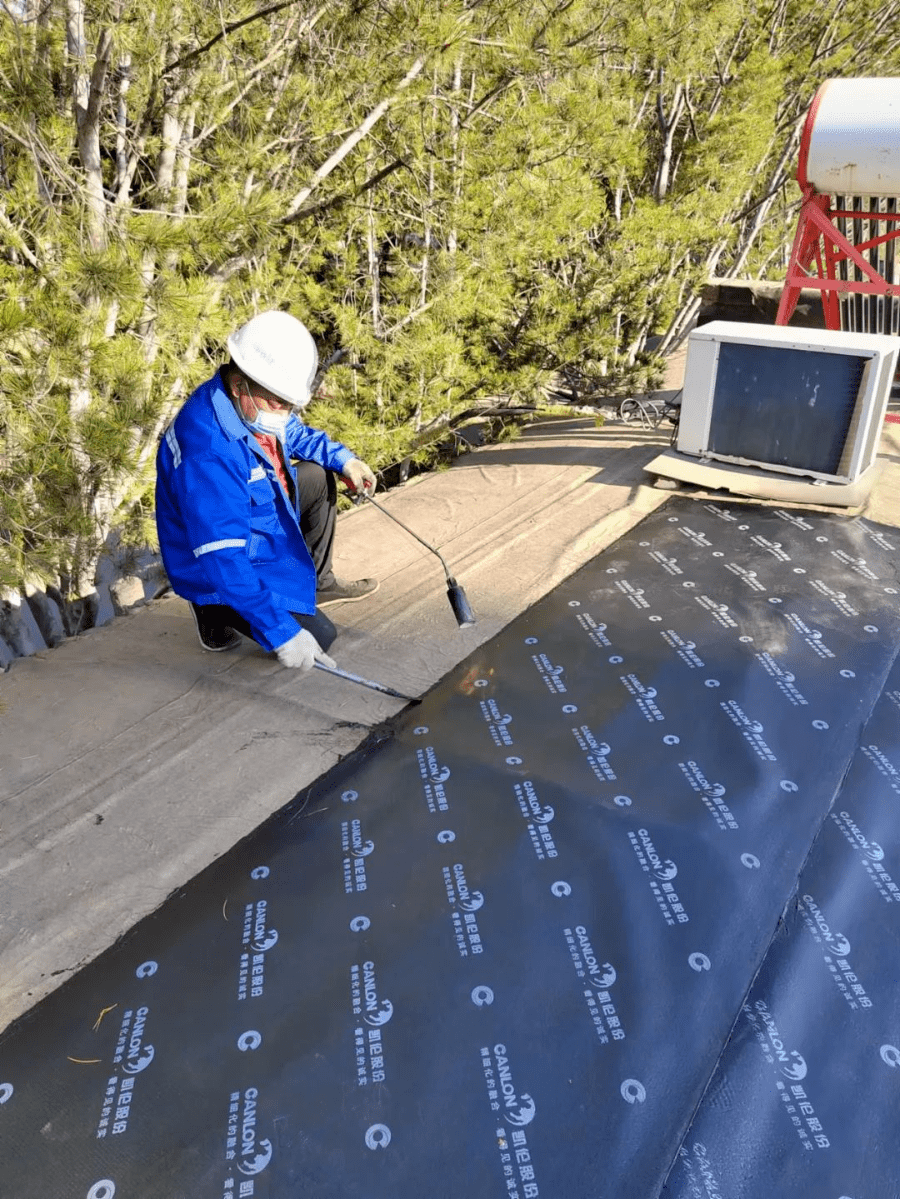 凯伦股份积极参加『走进社区 诊治渗漏』公益活动,为住户伸出援手丨