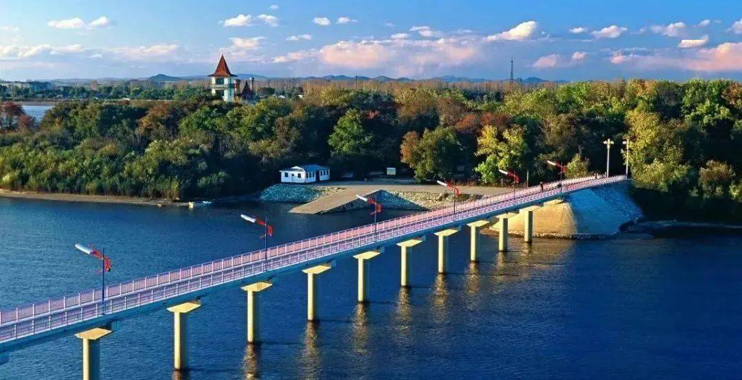 中国自驾游萝北县名山风景区