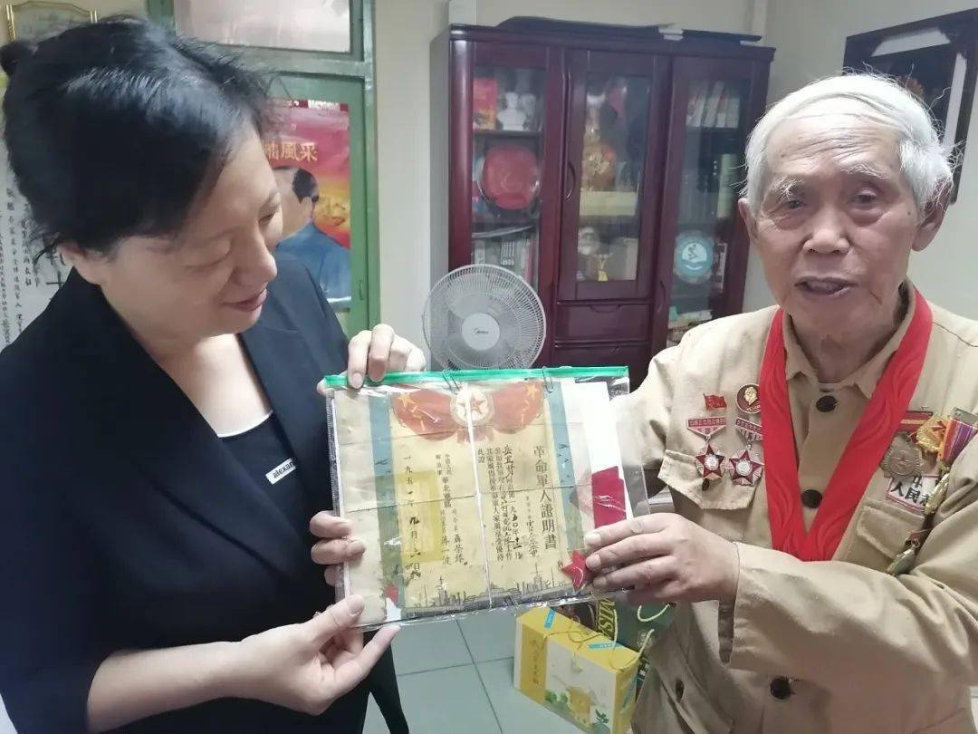 每逢佳节倍思亲八一佳节颂军人米莎贝尔集团董事长刘士进派员慰问抗美