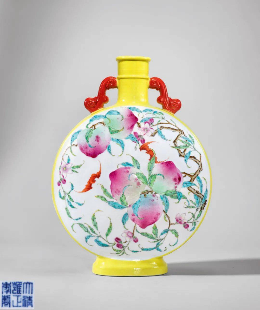 司库刘山久,催总白世秀来说太监高玉,传旨:着瓷器库将康熙,雍正年号