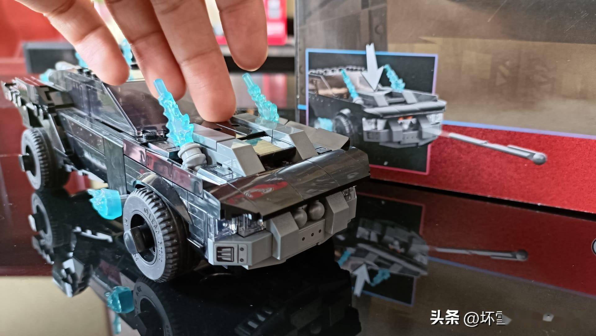 蝙蝠侠与企鹅人激情对射乐高76181蝙蝠车测评