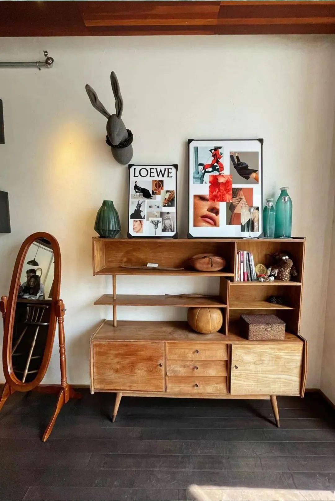 学系助理教授刘烁和助教刘嘉琪,马长宙以及随团研究生王秅阳的带领下