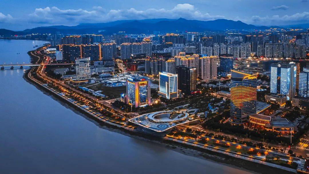 滨江cbd这江景资产太硬核总价百万级夺得市区7月销冠万象生活场景提前