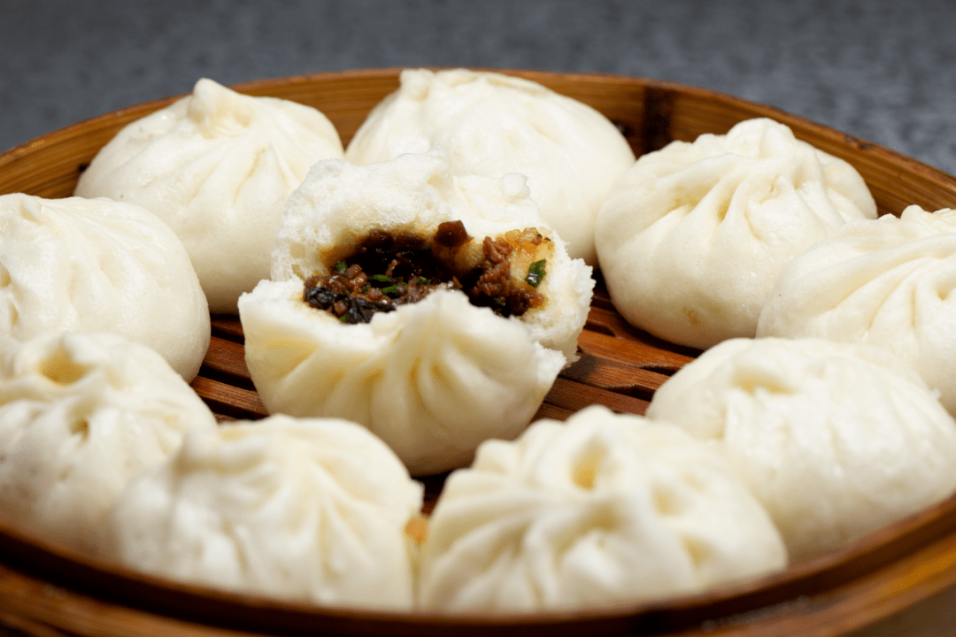 【大师的菜】从制馅到蒸包子,正宗宜宾芽菜包,在家也能做!