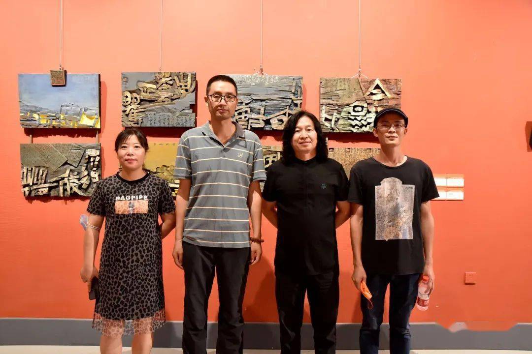 展厅导览作品欣赏李文宝《大河之舞》李文宝《大美龙江》李文宝《绿水