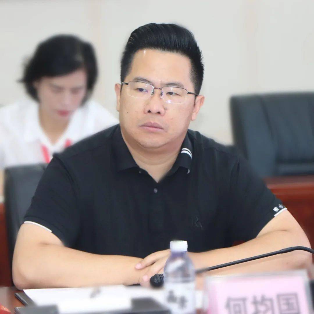 燕谷坊董事长何均国燕谷坊董事长何均国也提出,商会要围绕乡村振兴