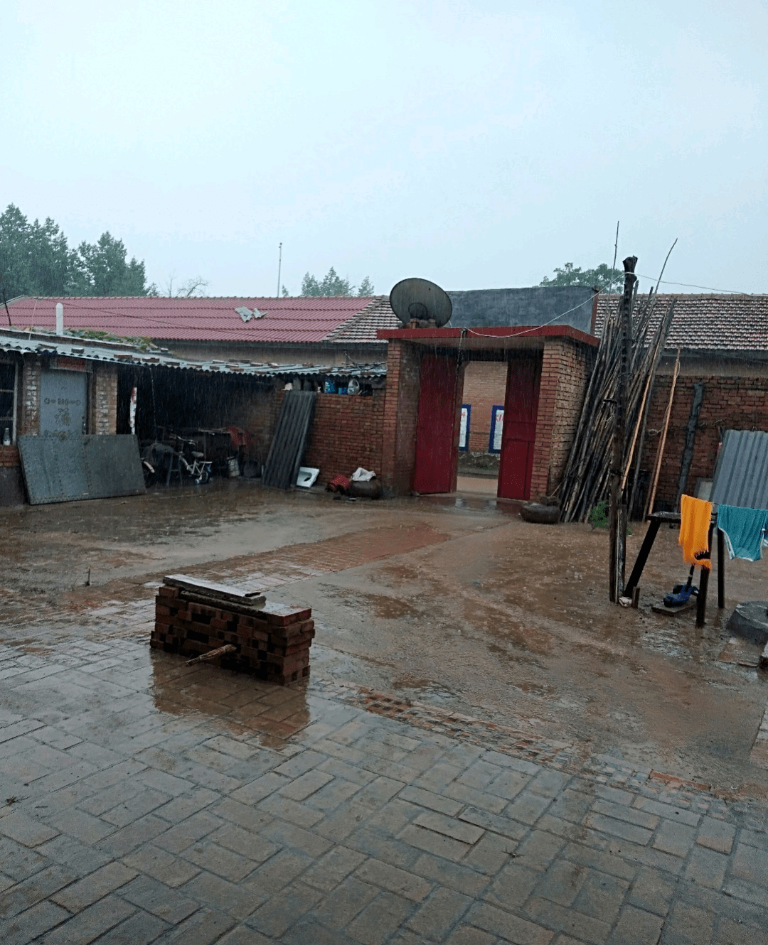 雨来了！还不小！暴雨+地质灾害+山洪灾害！山西启动Ⅳ级响应！后面几天还有…