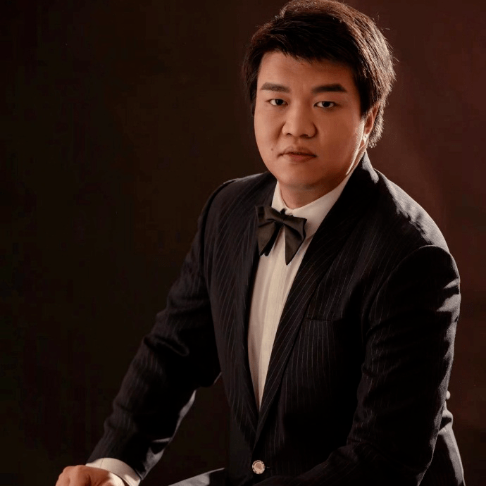 董岱 dong dai挥指国家大剧院合唱团成立于2009年12月8日,由著名指挥