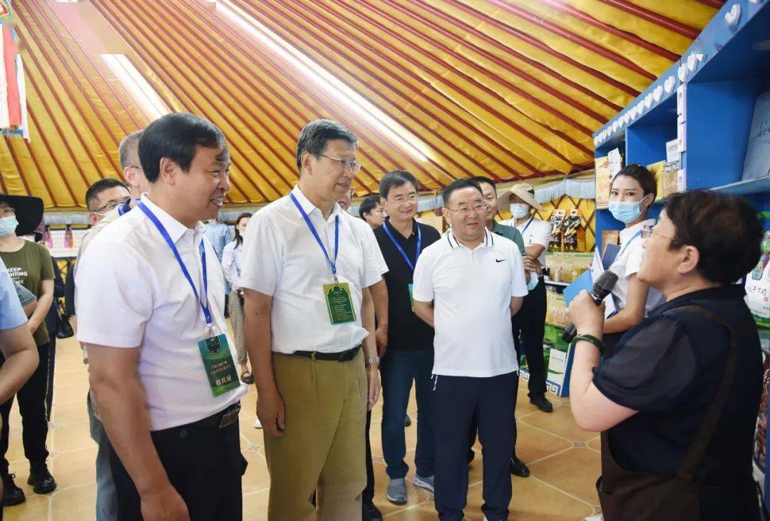 市领导纪强,吕永成,方玉东,马慧吉,王玲,莫日根巴图,牛文俊等参加.
