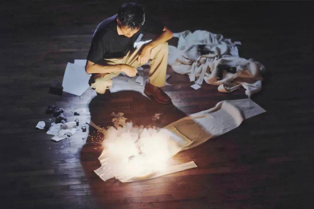 回顾三宅一生 Issey Miyake 跨越流派的创作生涯及其影响_时装设计师_日本_时尚