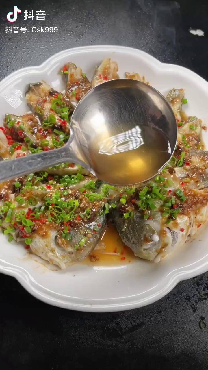 来一道创新菜:豉汁蒸金鲳鱼,操作简单,学会了就是你的拿手菜_鲳鱼