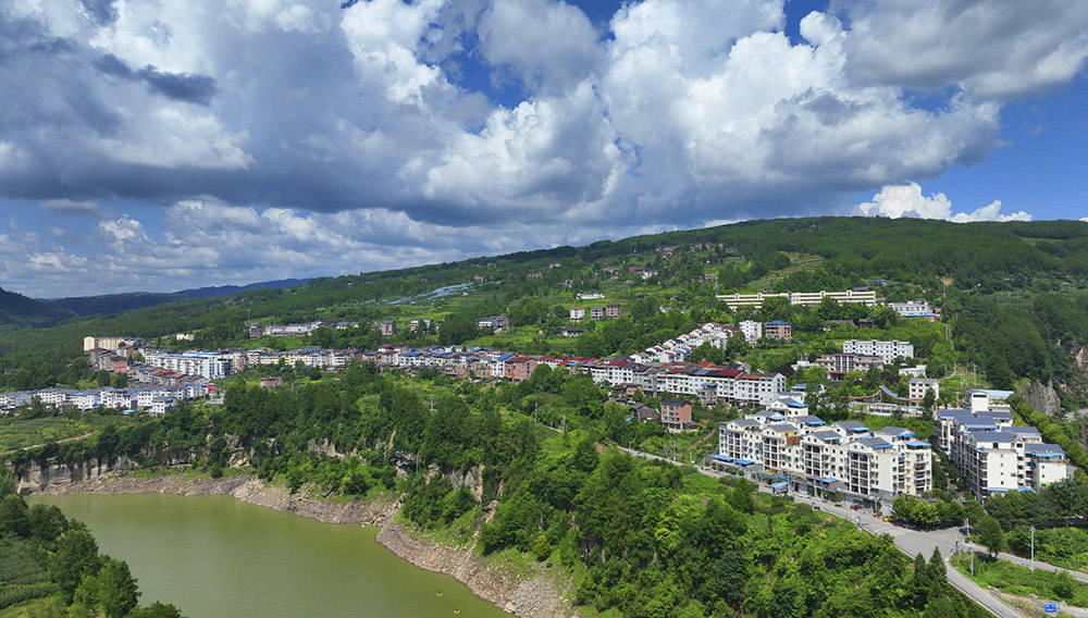 7月28日,石柱桥头镇风貌.
