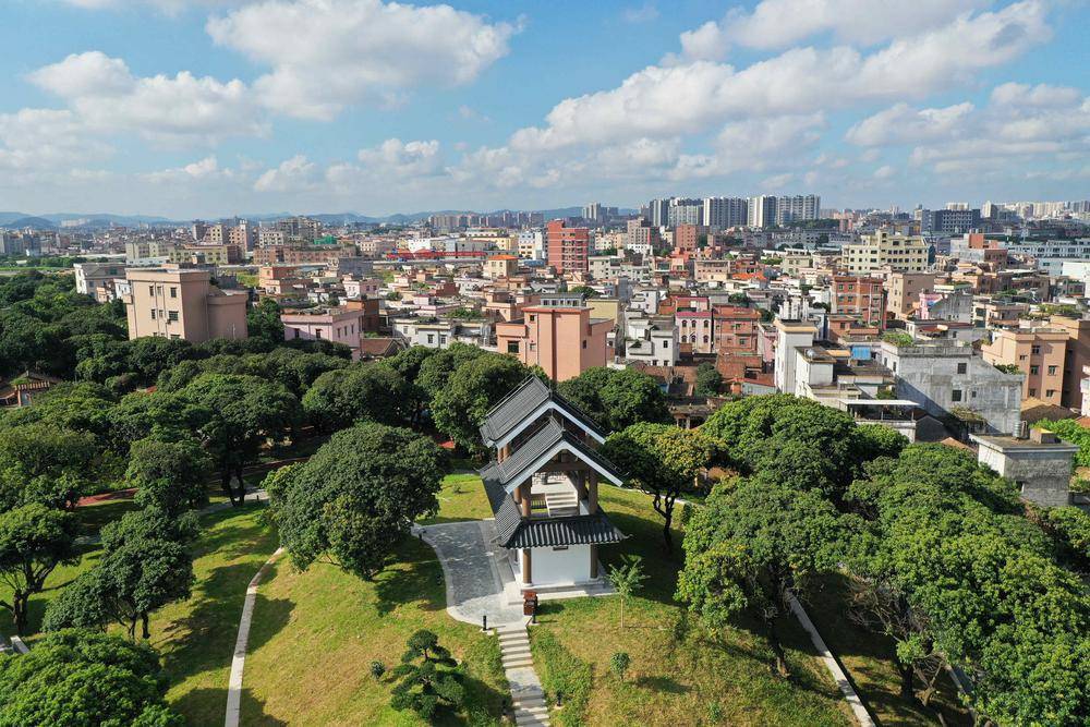 东莞东坑:推窗见景,出门入园!