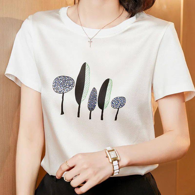 早秋这么穿 = 很贵 !_tina_衣服_绸缎