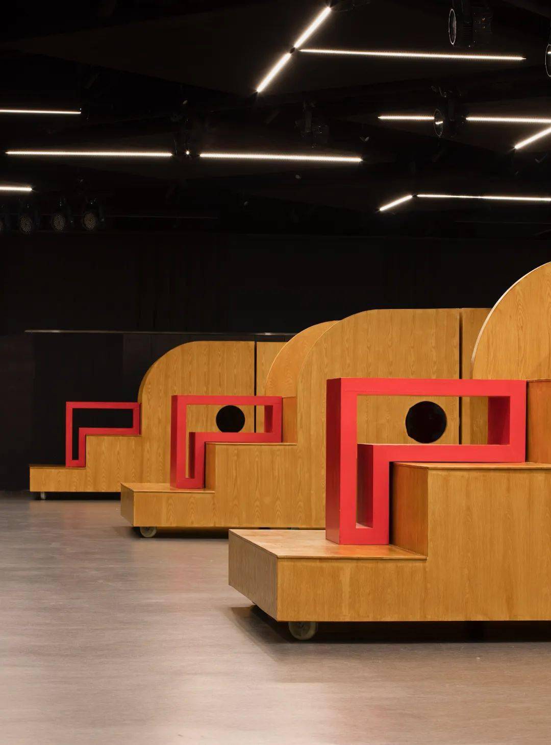 fei扉建筑 | 细胞与构件:北京大学新太阳小剧场看台装置_the_in_space