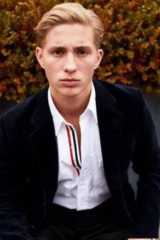 95后公主00后王子姐弟气质超绝,秀身材惊呆网友_康斯坦丁_王储_希腊