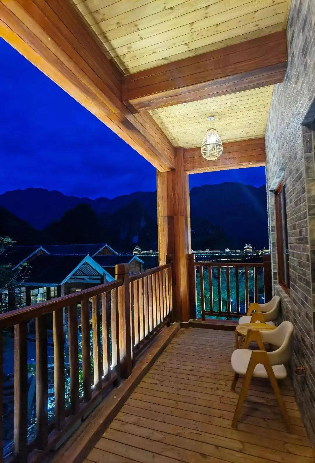 浩坤湖住宿图源@singing_雷▲浩坤湖夜景图源@la provence可爱酱浩