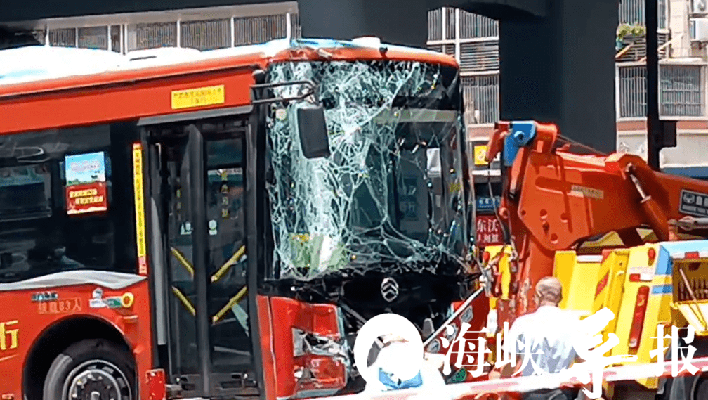 仙岳路严重车祸!造成6人受伤!警方通报来了_事故_厦门_台湾街