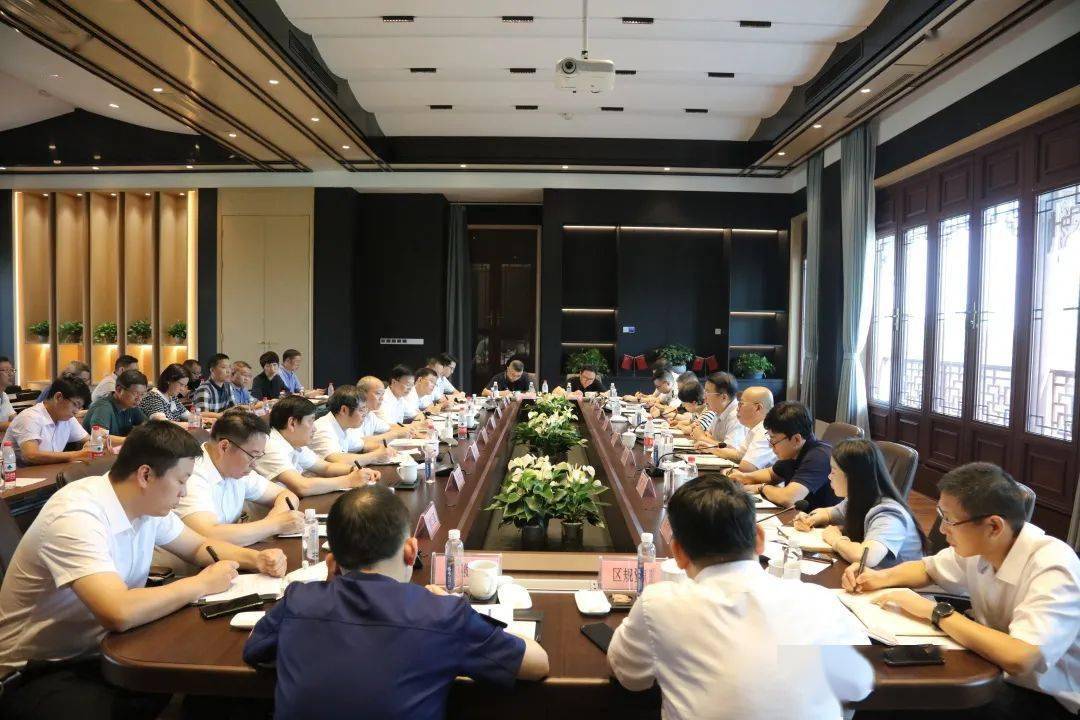 临平区委书记陈如根一行莅临我校临平校区调研考察_建设_工作_陈文兴