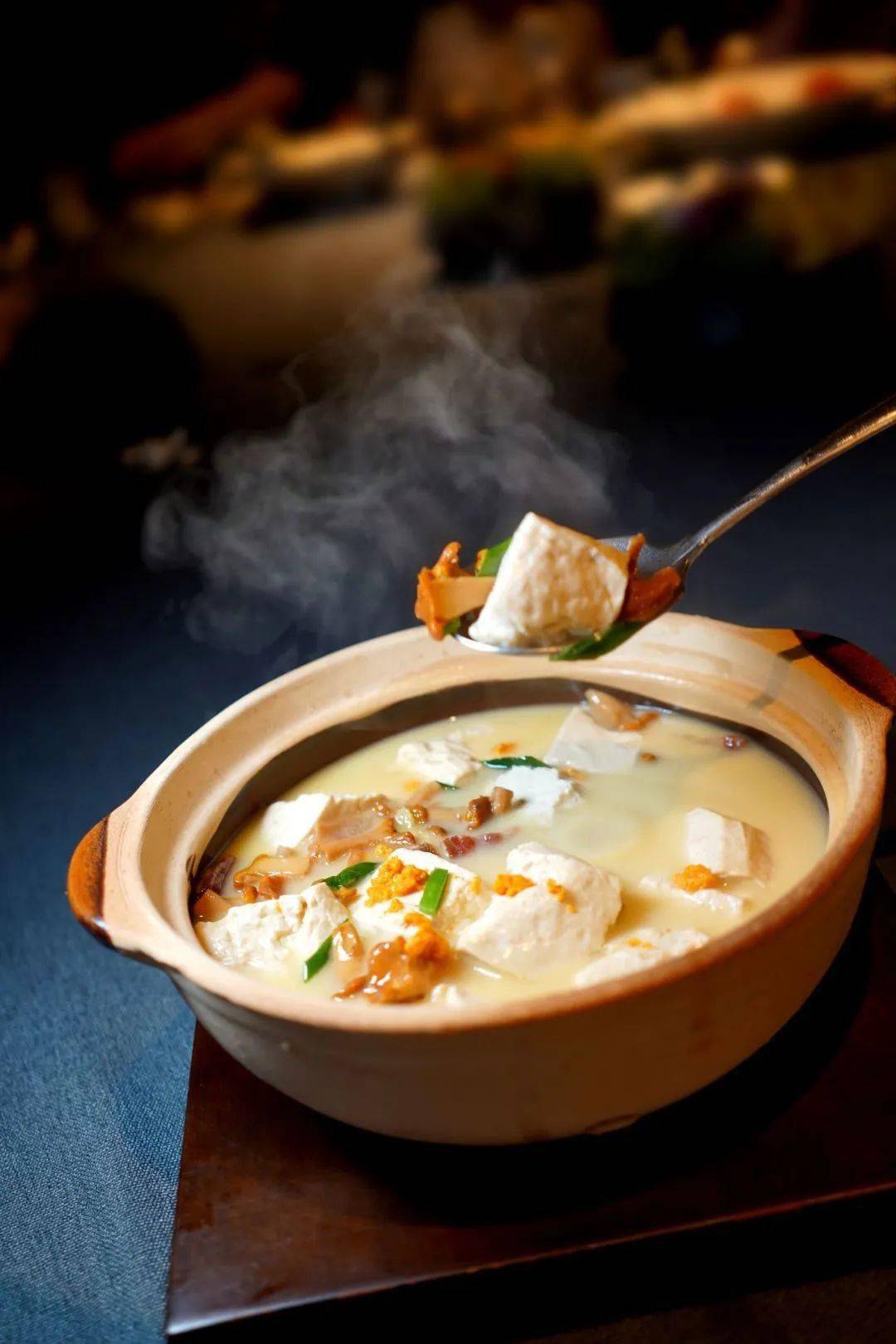 白水洋豆腐鸡油菌海胆红蘑菇花胶葱烧雪花牛头叉烧香格里拉松茸两头