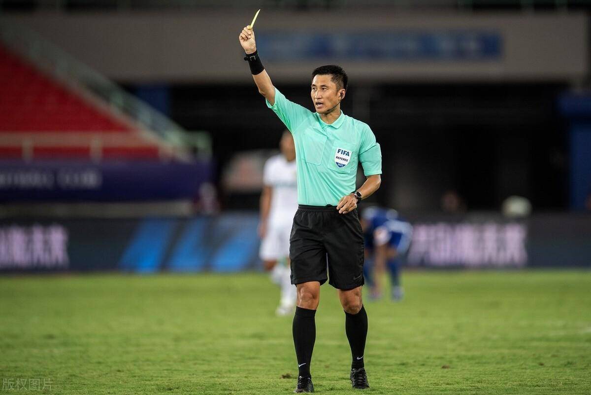 马宁有没有吹偏哨,2个镜头给到答案,球迷:国安被5-1不是没原因_张玉宁