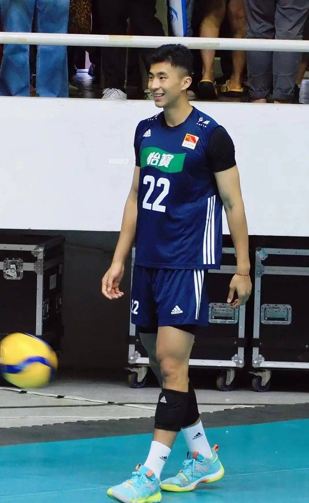 中国男排重夺冠军!_张景胤_中国队_排球