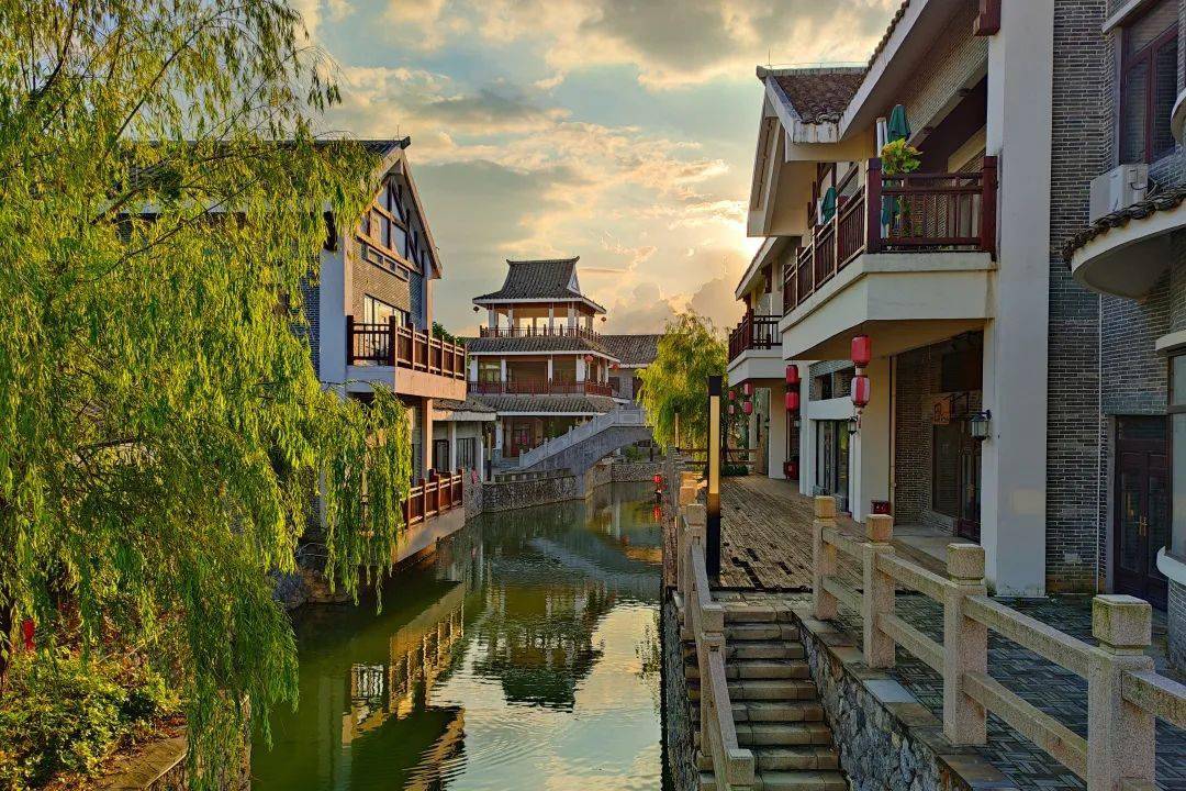 拍摄地点:水街拍摄地点:五彩田园期待邂逅不期而遇的惊喜清浅的轮廓