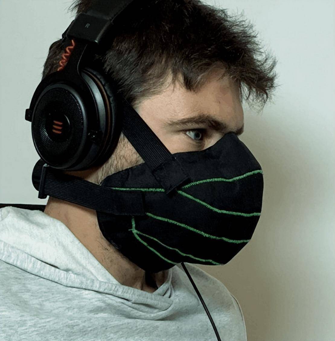 让人沉默的不只是西班牙的世界杯,还有他们做的口罩_隔音_玩家_meta