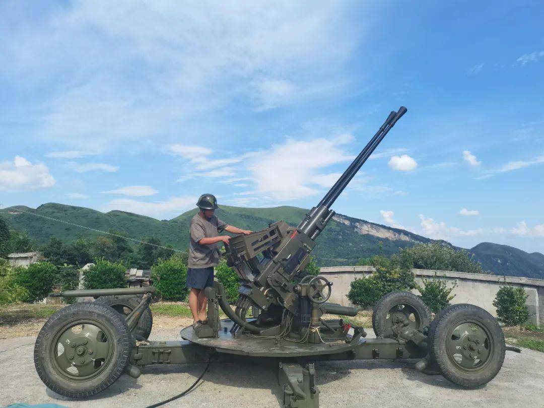 黄生鑫)永定区大坪炮点(拍摄:胡志清)全市七个人影高炮作业点严阵以待