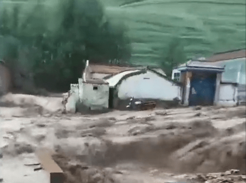 西宁山洪已致16人死亡36人失联！