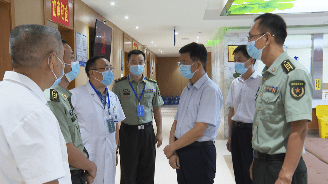 河南省新县县委书记检查指导征兵体检工作