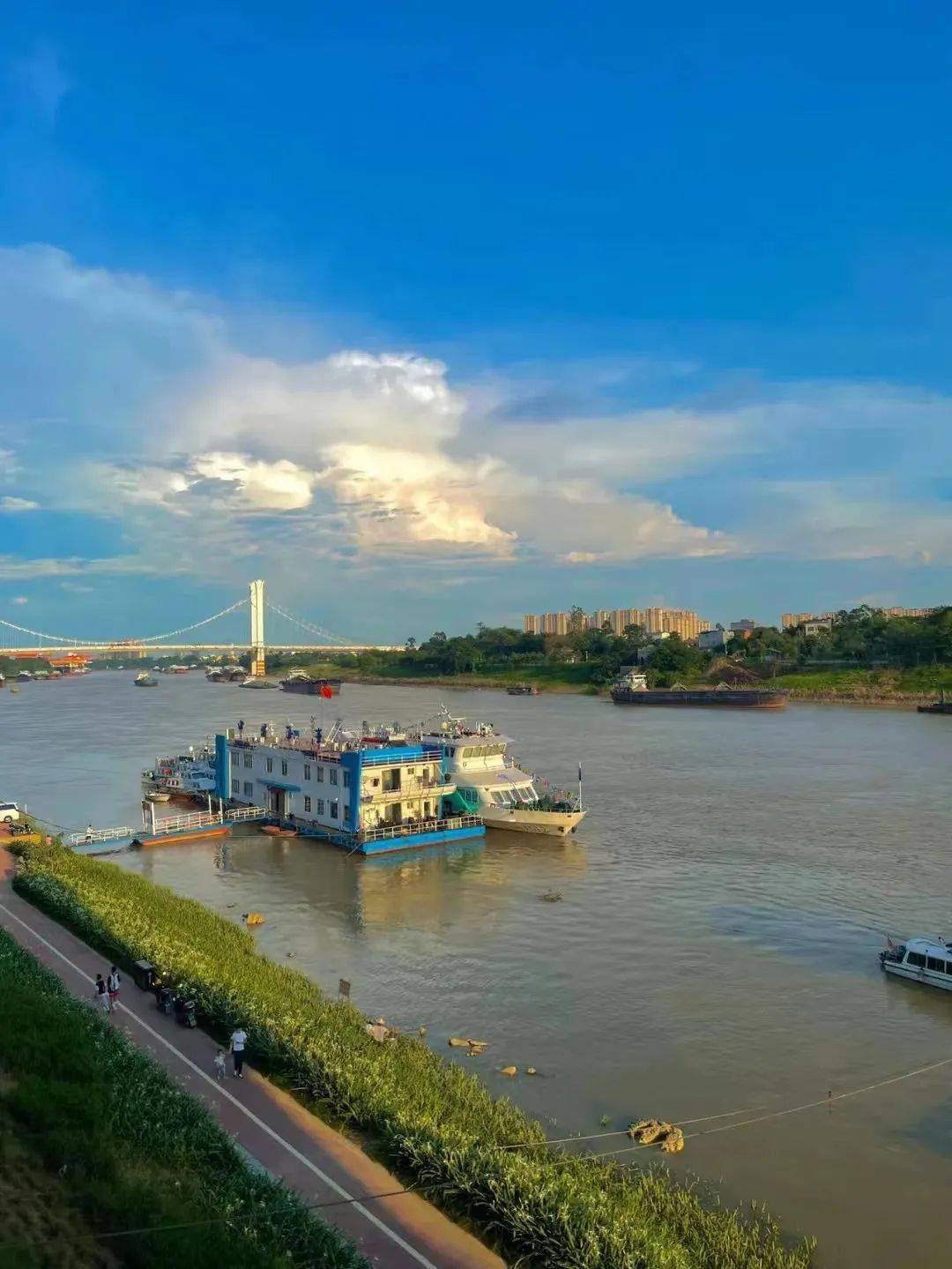 为什么说,贵港,是座充满电影感的文艺小城_大东_码头_记忆