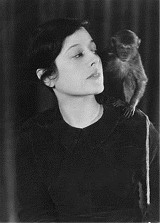 盛佩玉:丈夫出轨她愤然离家,晚年公交车上重逢,掏出俩肉包送他_邵洵