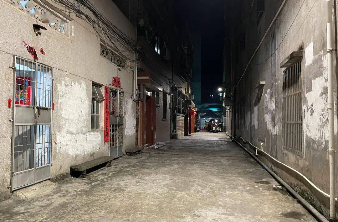 藏在惠东巷子里的宝藏窑鸡,要熟人带路才能找得到!_味道_凤爪_锡纸