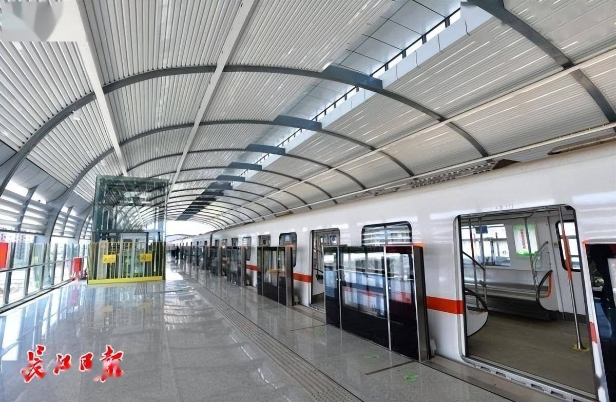 地铁前川线列车试跑