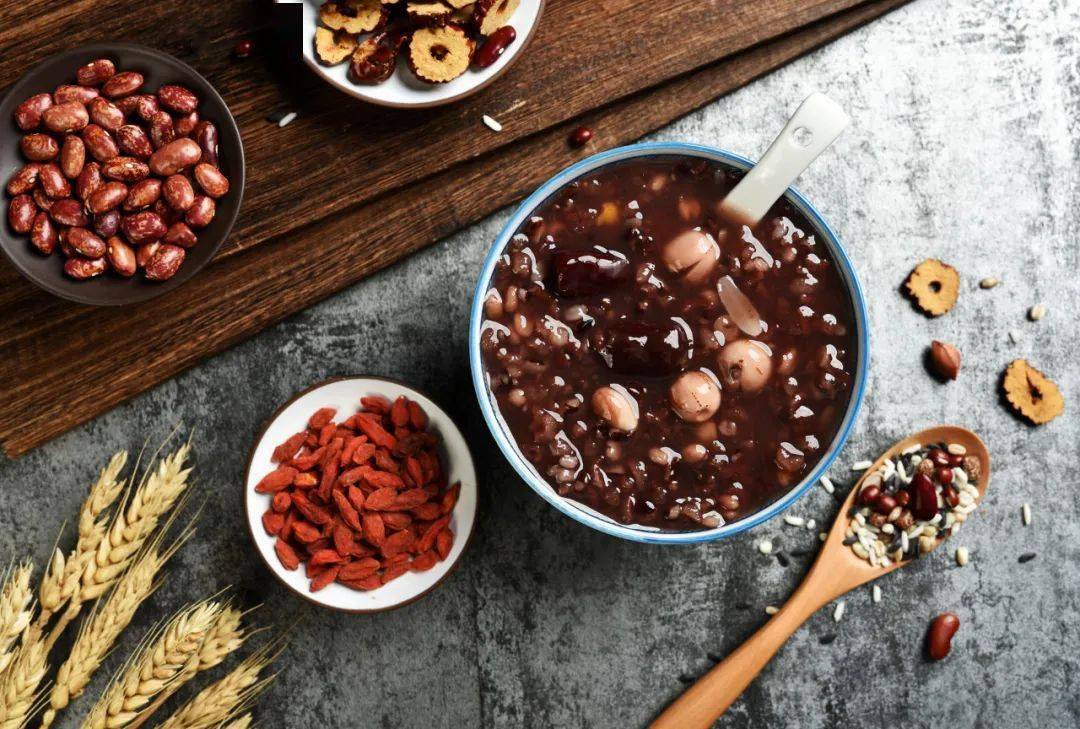 2乌梅粥:久咳不愈材料:乌梅10克,大米100克,白糖少许.