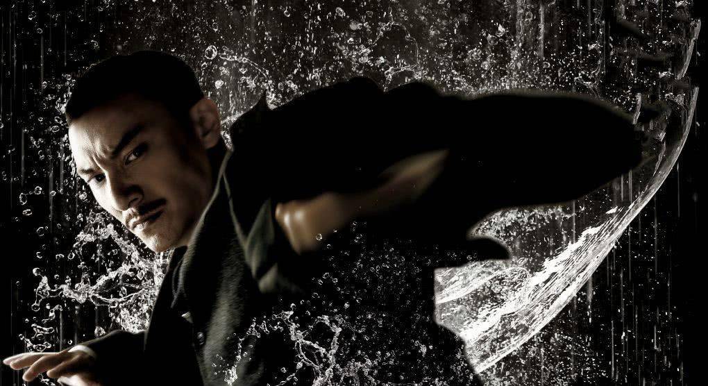 块腹肌:张涵予靠道具,张家辉靠健身,而他直接拜师练拳_肌肉_电影_张震