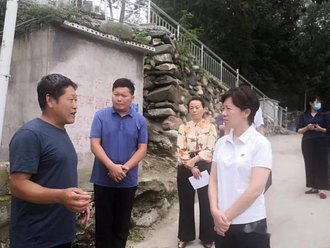 韩旭暗访检查农村问题厕所排查整改和防汛防灾工作_花沟村_韩旭_厕所