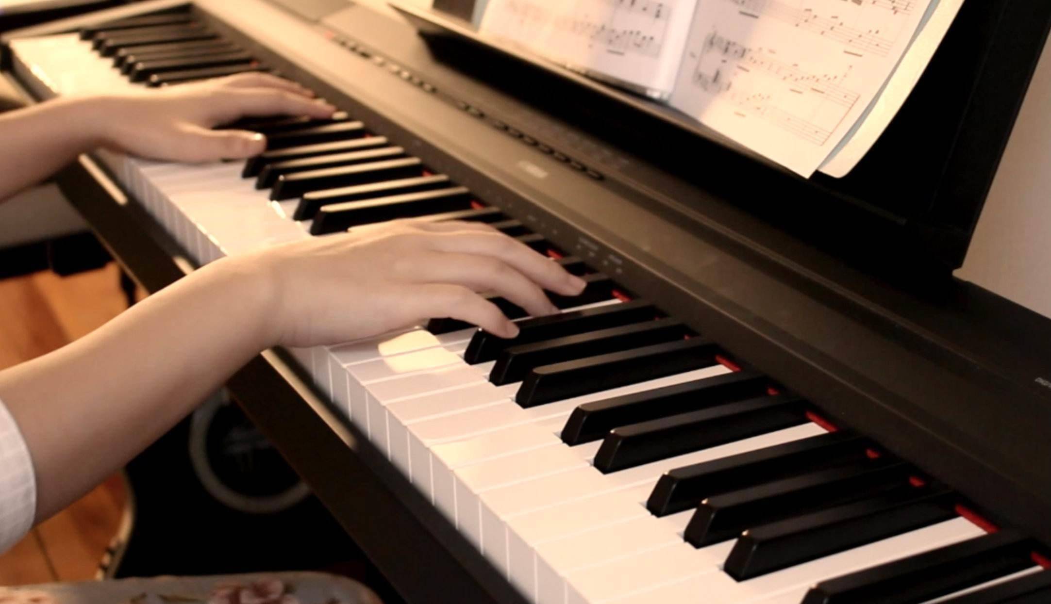 「成人弹钢琴」错误手型有哪些?改善方式大总结!_手指_大拇指_指头