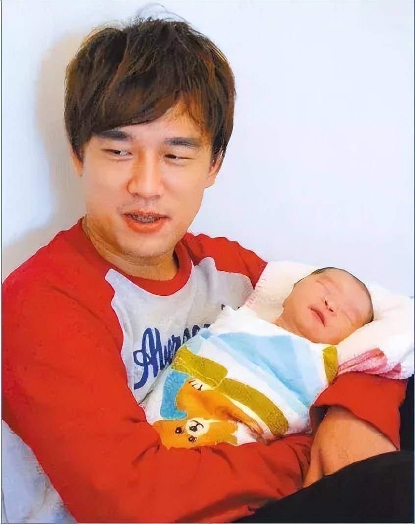 王耀庆妻子郭晏青,二人相识于小学4年级,婚后生两子,幸福美满_沙溢