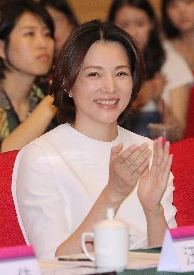 董卿怎么也发福了!