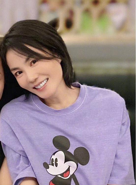 51岁王菲身材有多绝?