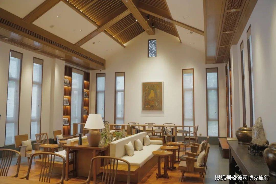 重磅！历时5年斥资3亿打造，又一国牌隐奢酒店惊艳开业！三面环湖乘船入住_璞祺_by_photo