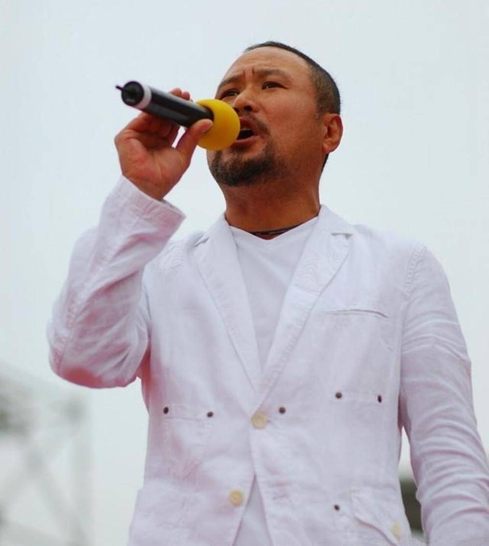 这些明星用实例告诉我们,"变味"的亲情在利益面前一文不值_朴秀洪