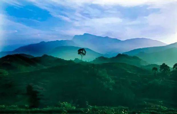 峨眉山胜景 | 灵岩叠翠,如此美景不可辜负_遗址_景色_钟岳