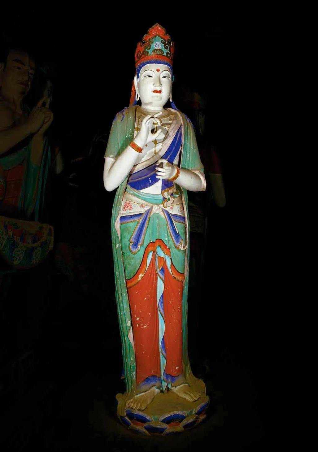 中国仅存的一坛唐代宫廷彩塑造像:佛光寺唐塑_东大殿_菩萨_塑像