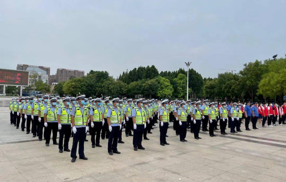 副局长张大鹏主持,副市长,市公安局党委书记,局长张万里,新乡市公安局