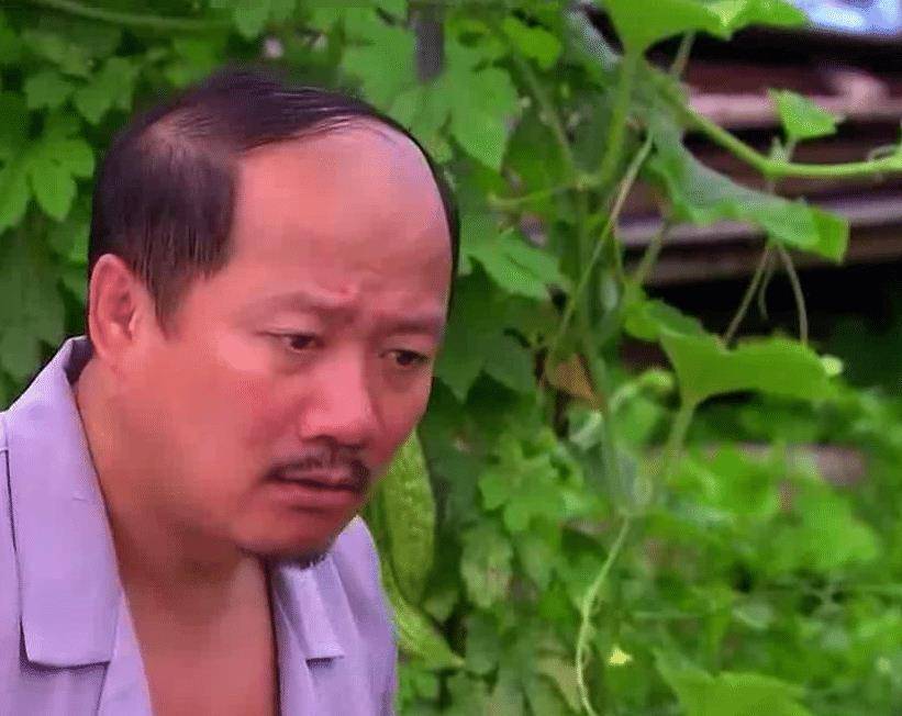 "谢广坤"年轻照片爆出,帅气十足,网友:低配黄晓明_唐鉴军_父亲_时候